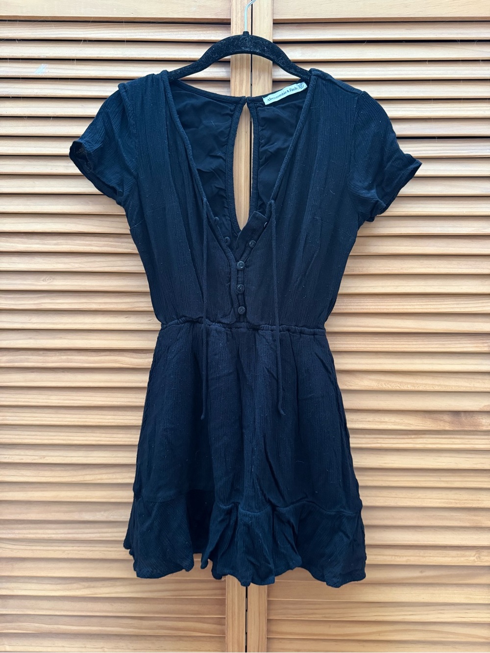 Abercrombie & Fitch Black Short-Sleeve V-Neck Mini Dress size XS